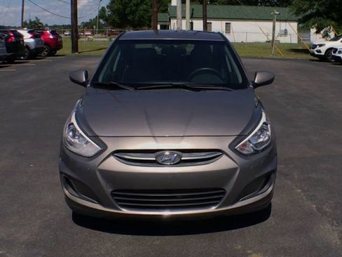 Used 2017 Hyundai Accent SE image 3