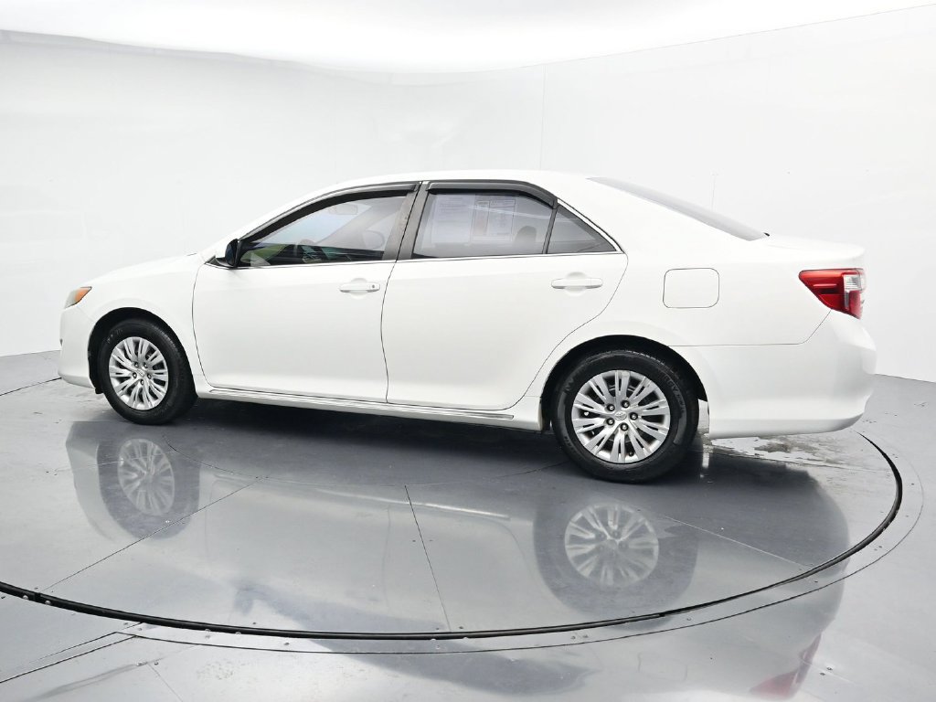 Used 2014 Toyota Camry LE FWD image 5
