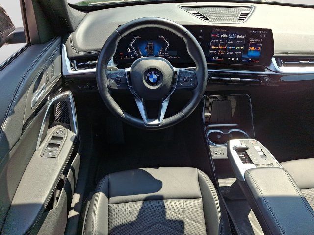 Used 2025 BMW X1 xDrive28i AWD/4WD image 13