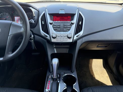Used 2010 GMC Terrain SLE FWD image 17
