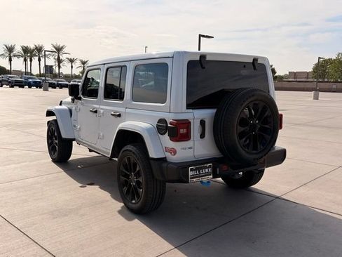 Used 2024 Jeep Wrangler Unlimited Sahara w/ Technology Group AWD/4WD image 10