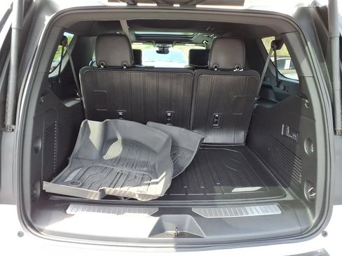 Used 2025 GMC Yukon XL AT4 Ultimate w/ LPO, Floor Liner Package AWD/4WD image 17