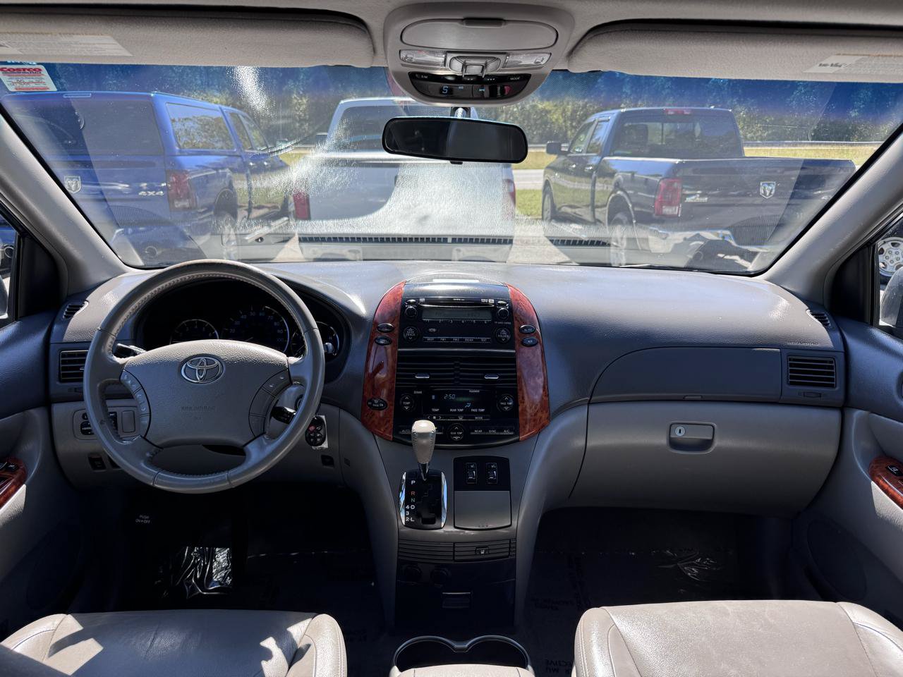 Used 2009 Toyota Sienna XLE Limited FWD image 17
