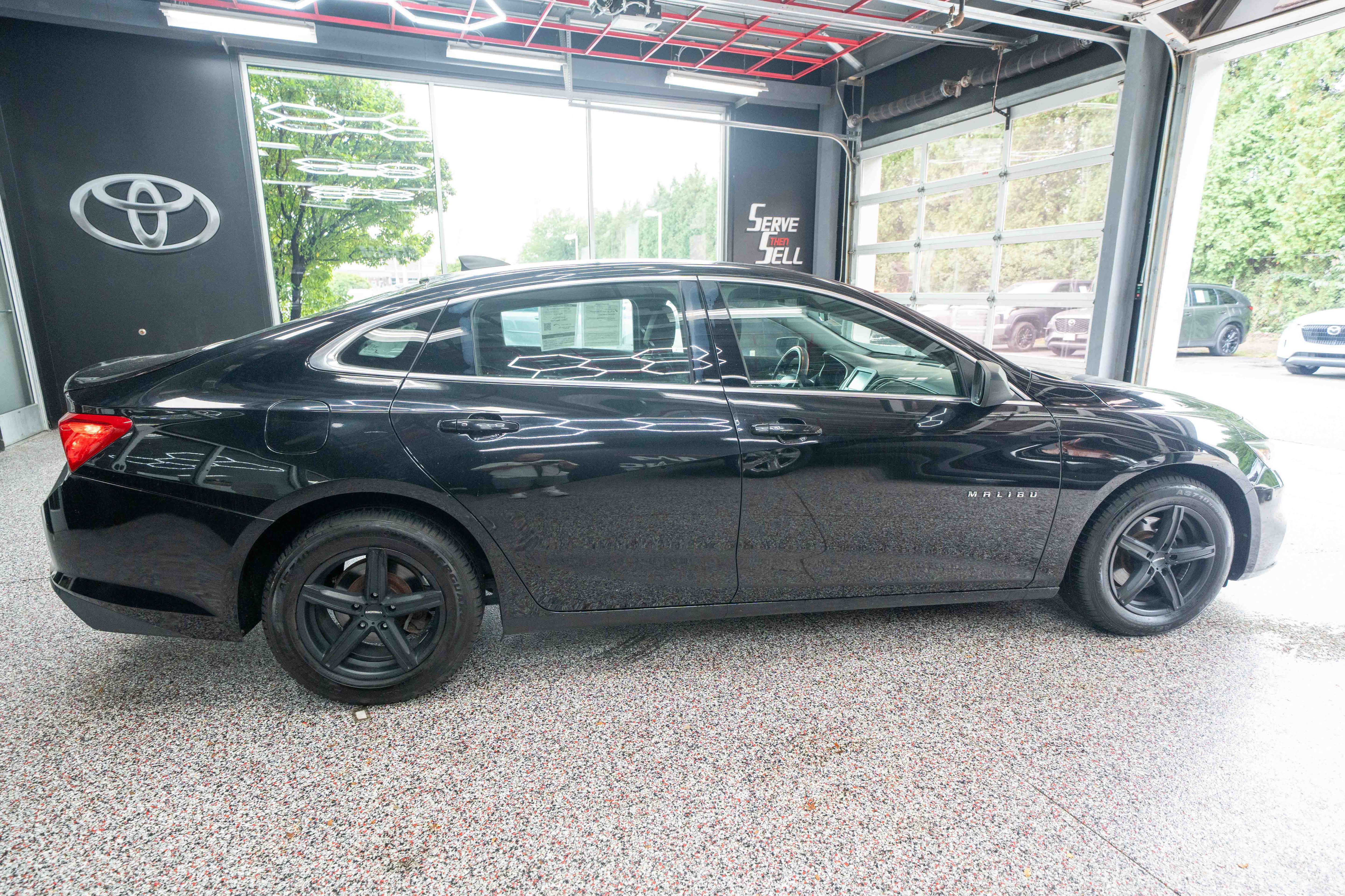 Used 2017 Chevrolet Malibu LS FWD image 4