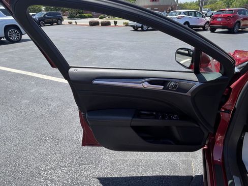 Used 2014 Ford Fusion Titanium FWD image 7