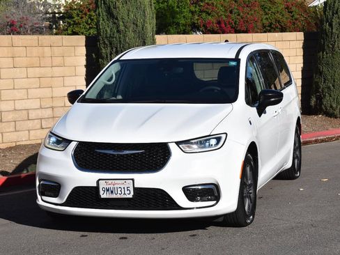 Used 2024 Chrysler Pacifica Limited FWD image 27