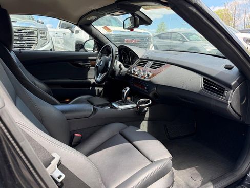 Used 2010 BMW Z4 sDrive35i image 6