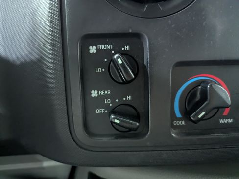 Used 2010 Ford E-350 and Econoline 350 XL RWD image 21