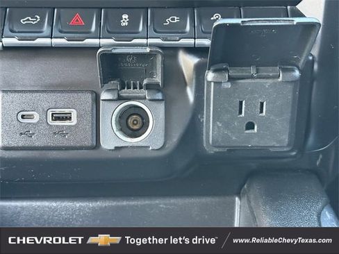 Used 2022 GMC Sierra 2500 AT4 image 21