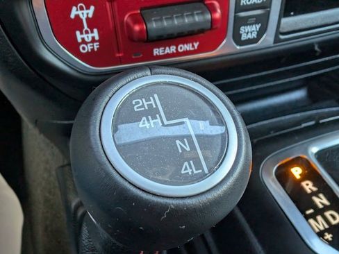 Used 2023 Jeep Wrangler Unlimited Rubicon w/ Steel Bumper Group image 27