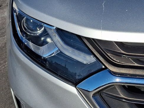 Used 2018 Chevrolet Equinox LT image 10