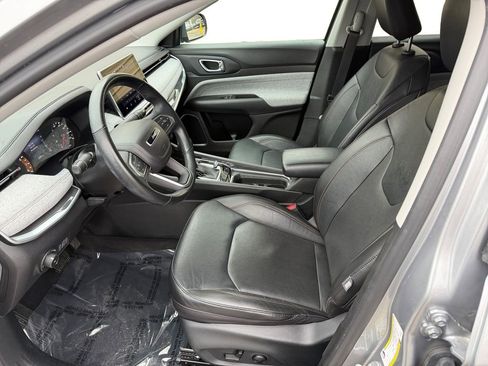 Used 2022 Jeep Compass Latitude image 9