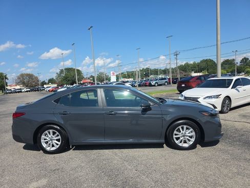 Used 2025 Toyota Camry LE FWD image 3