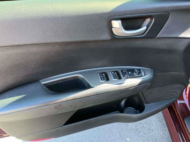 Used 2020 Kia Optima LX FWD image 24