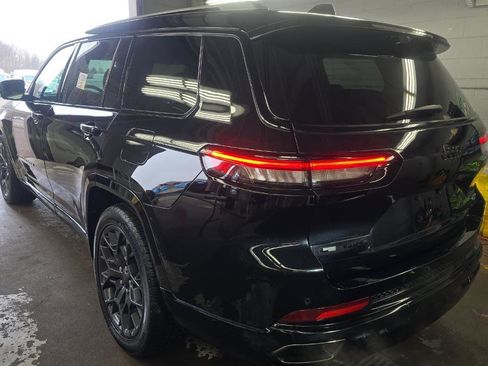 Used 2023 Jeep Grand Cherokee L Summit w/ Advanced Protech Group IV image 3