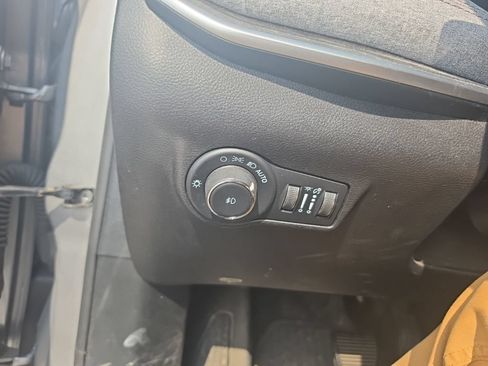 Used 2023 Jeep Compass Latitude AWD/4WD image 25