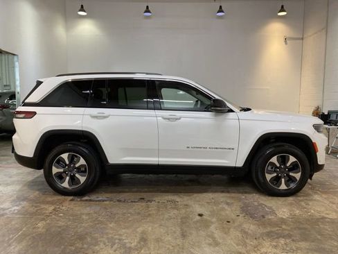 Used 2022 Jeep Grand Cherokee Limited 4xe w/ Luxury Tech Group II AWD/4WD image 6