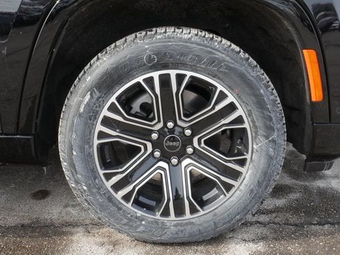 New 2026 Jeep Grand Wagoneer L 4WD image 17