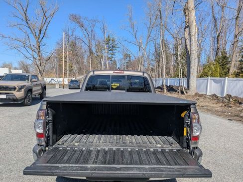 Used 2015 Toyota Tacoma 4x4 Access Cab V6 w/ SR5 Package image 18
