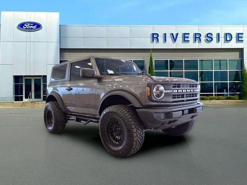 New 2025 Ford Bronco Base image 30
