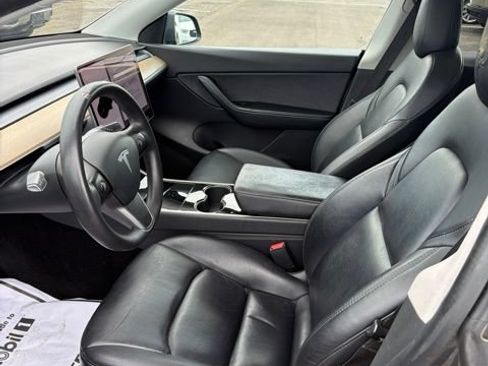 Used 2021 Tesla Model Y Long Range AWD/4WD image 7