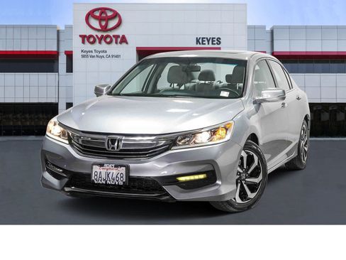 Used 2017 Honda Accord EX image 1