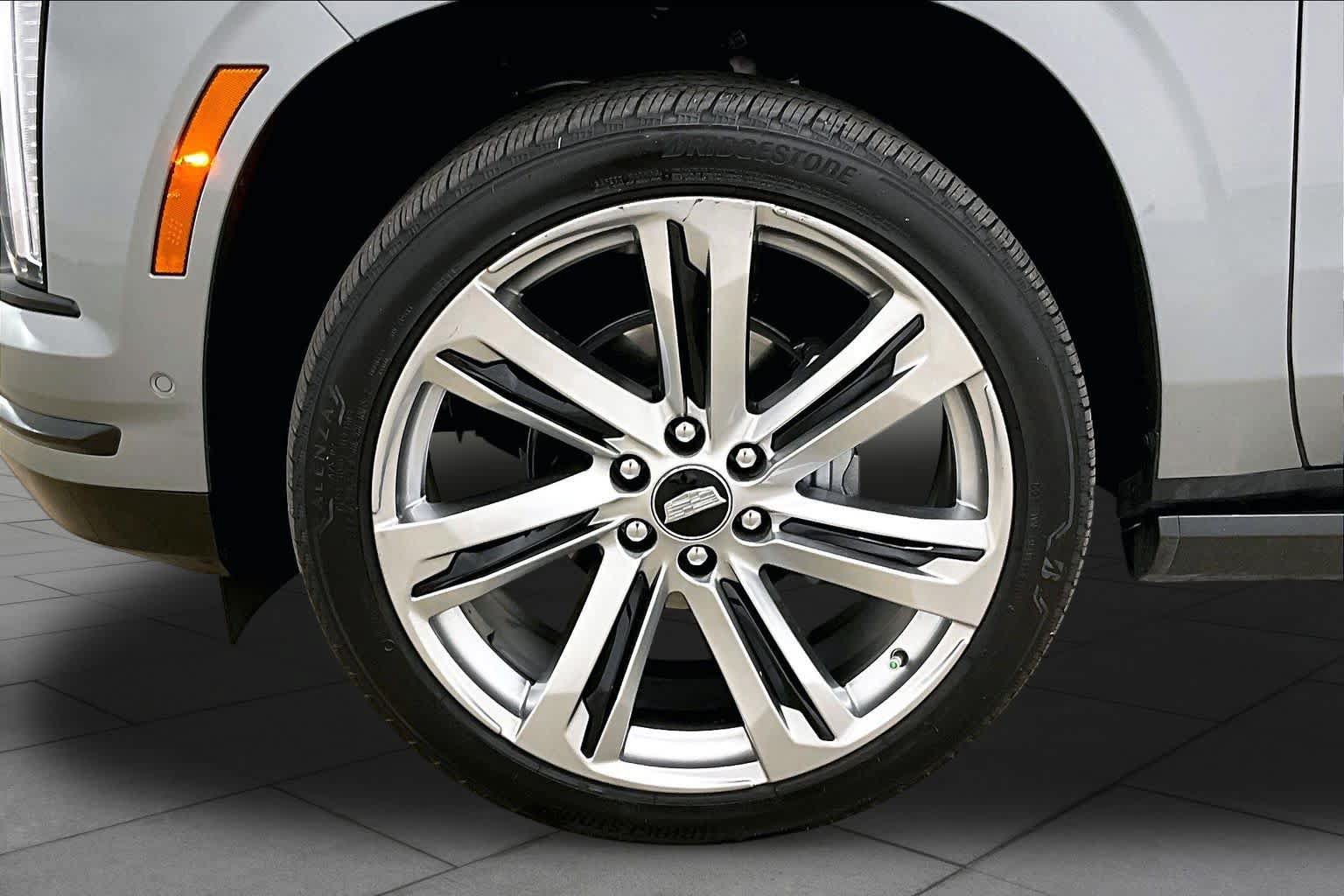 Used 2025 Cadillac Escalade Sport Platinum w/ LPO, Floor Liner Package AWD/4WD image 11