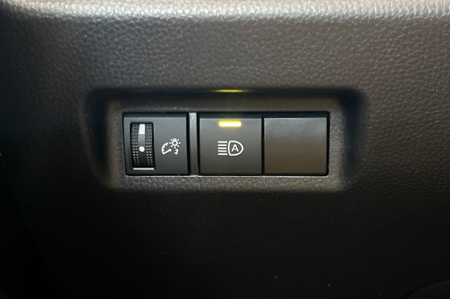 Used 2025 Toyota RAV4 LE FWD image 30