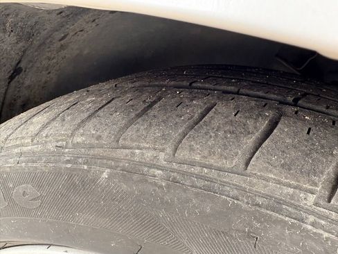 Used 2014 Dodge Challenger R/T image 10