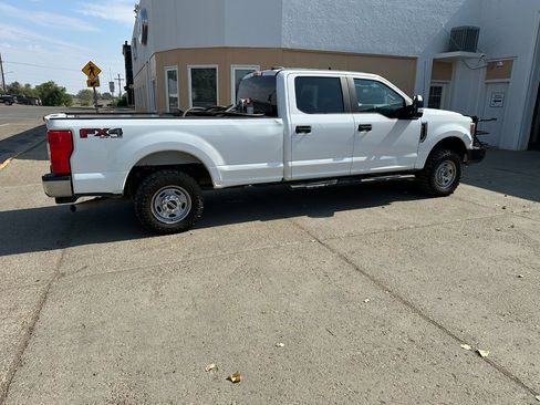 Used 2022 Ford F250 XL w/ Power Equipment Group image 5