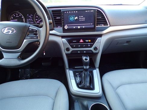 Used 2017 Hyundai Elantra SE image 30
