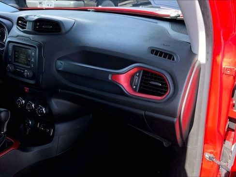 Used 2016 Jeep Renegade Trailhawk AWD/4WD image 16