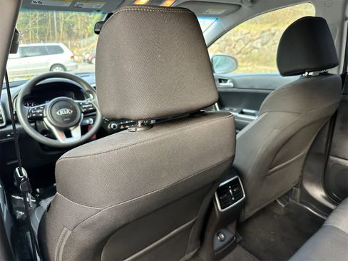 Used 2021 Kia Sportage LX image 9