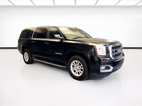 Used 2016 GMC Yukon XL SLT image 3