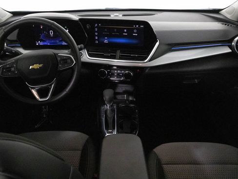 Used 2024 Chevrolet Trax LT w/ Driver Confidence Package image 20