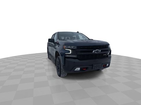 Used 2021 Chevrolet Silverado 1500 LT Trail Boss image 3