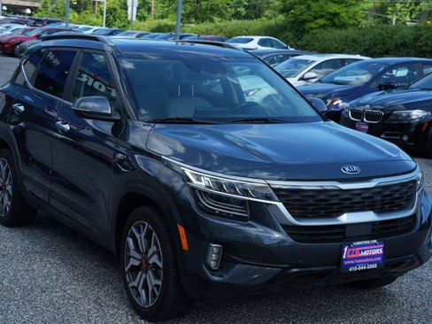 Used 2021 Kia Seltos SX w/ SX Sunroof Package AWD/4WD image 3