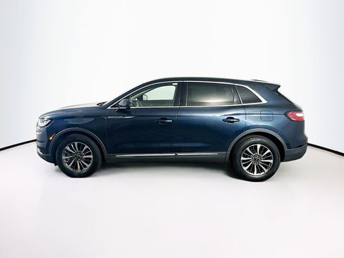 Used 2022 Lincoln Nautilus FWD w/ Premium Package image 4