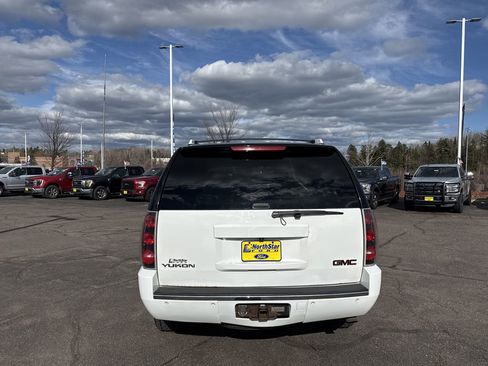 Used 2007 GMC Yukon Denali AWD/4WD image 7
