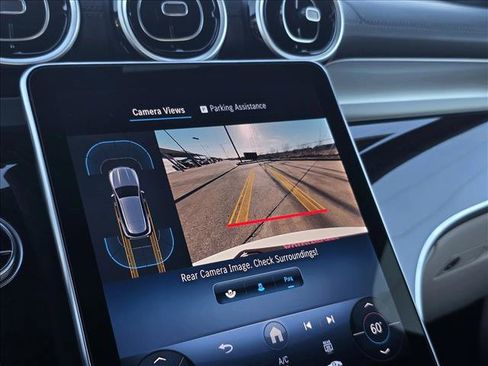 Used 2025 Mercedes-Benz GLC 300 4MATIC image 24