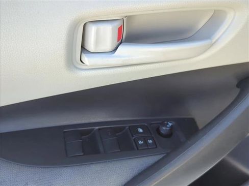 Used 2024 Toyota Corolla LE w/ LE Convenience Package image 9
