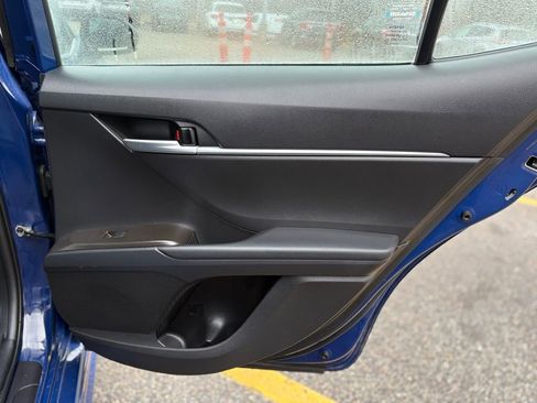 Used 2024 Toyota Camry SE image 18