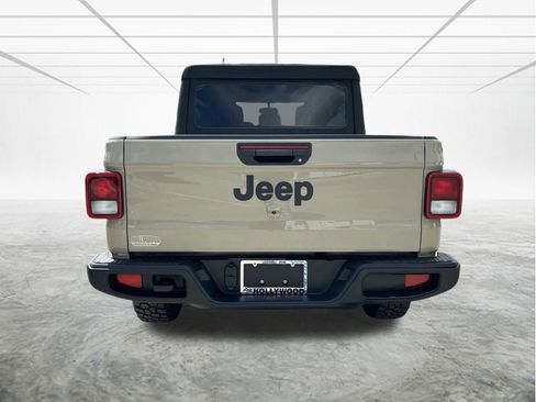 Used 2022 Jeep Gladiator Sport image 4