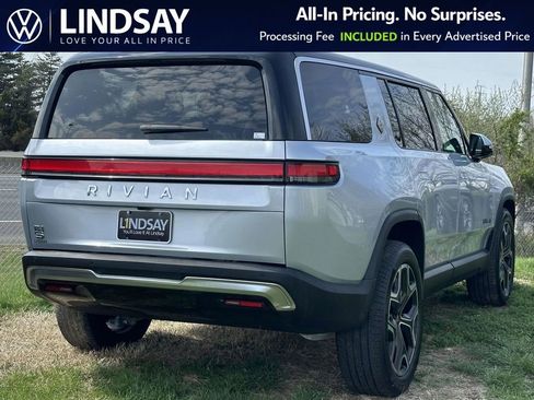 Used 2025 Rivian R1S Adventure image 7