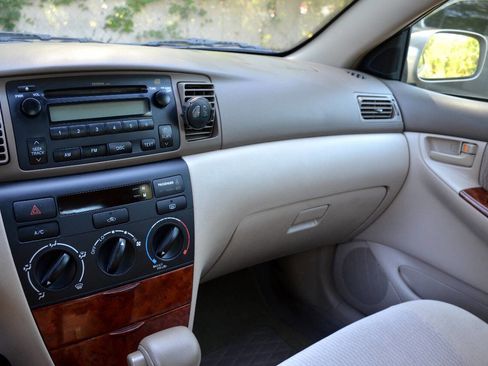 Used 2006 Toyota Corolla LE FWD image 13