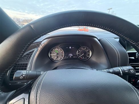 Used 2024 Nissan Armada Platinum w/ Captain's Chairs Package image 16