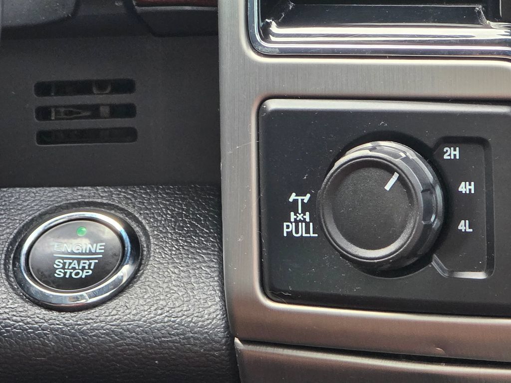 Used 2022 Ford F350 Platinum AWD/4WD image 17