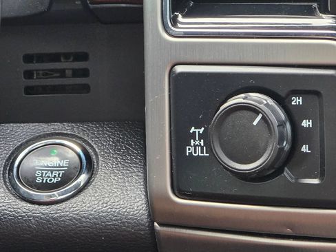 Used 2022 Ford F350 Platinum AWD/4WD image 17