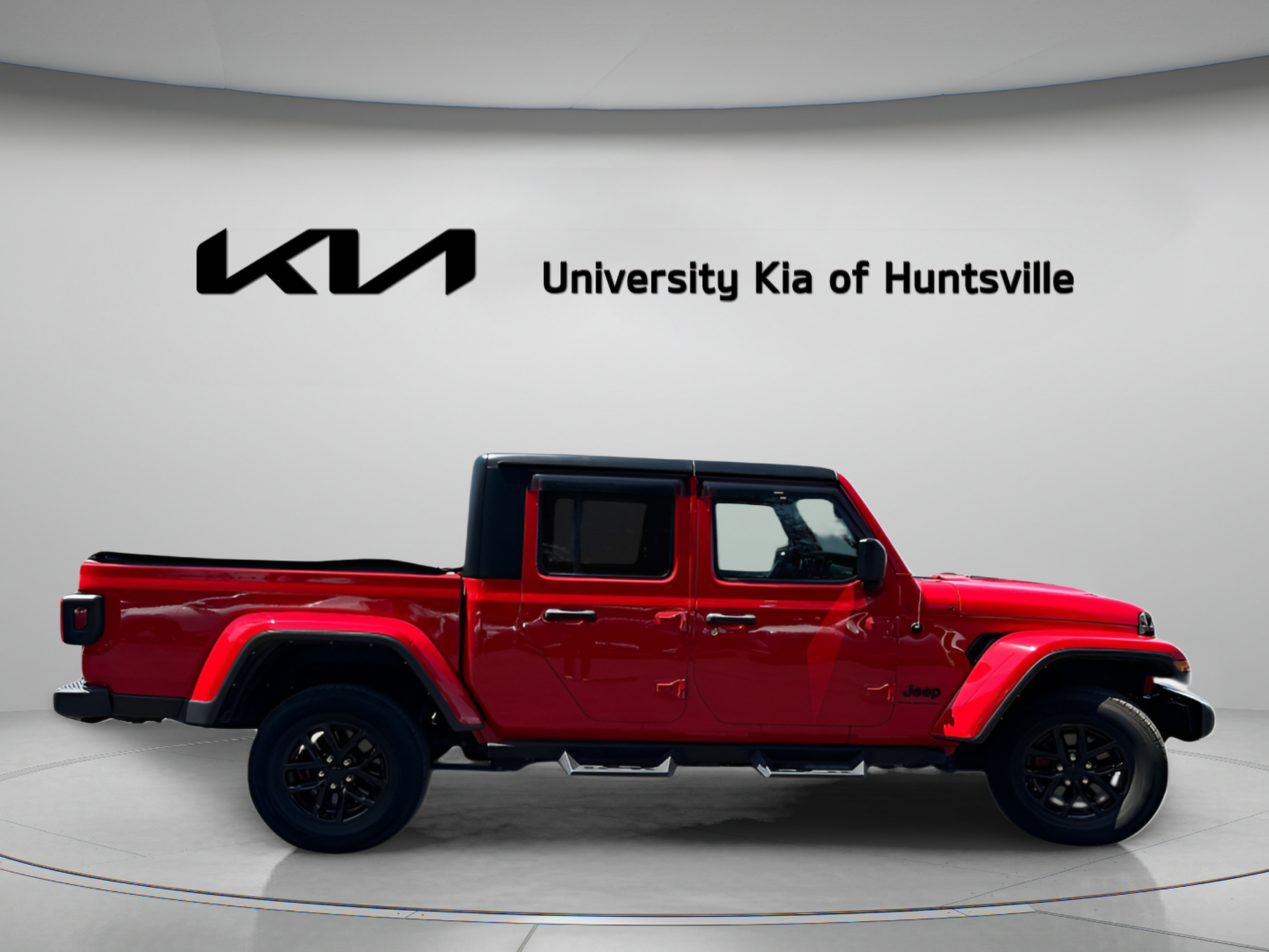 Used 2023 Jeep Gladiator Sport AWD/4WD image 9