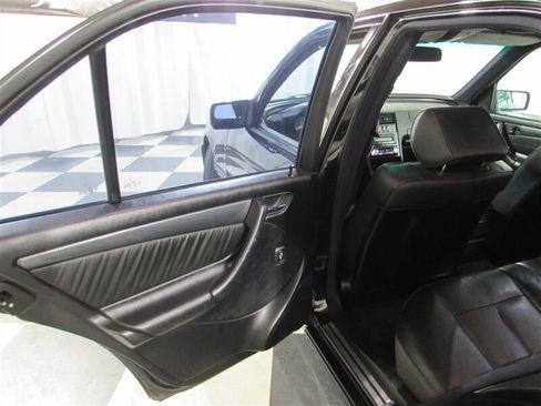 Used 1999 Mercedes-Benz C 280 Sedan image 31